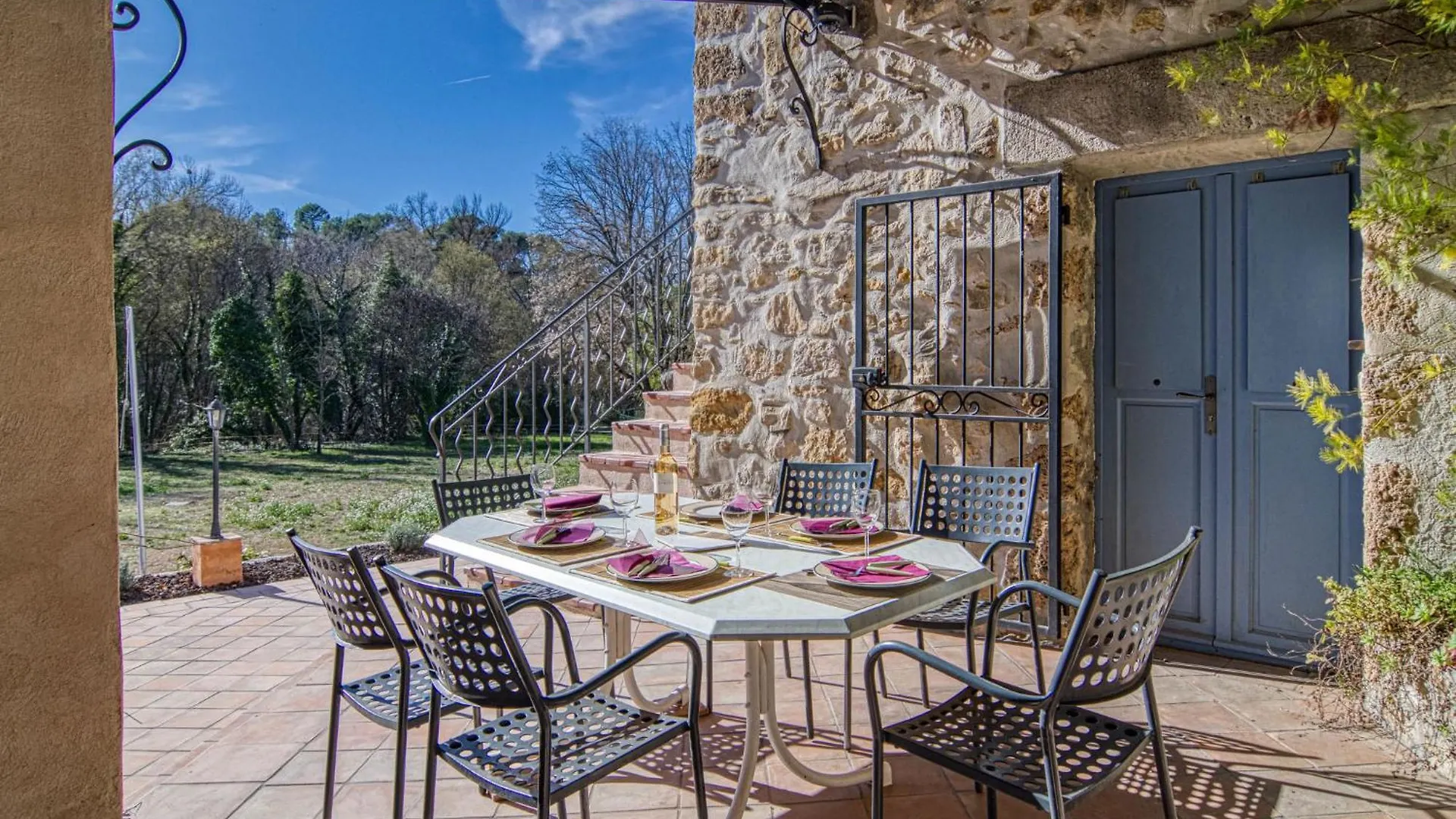 Holiday Home La Maison Aux Volets Bleus By Interhome Entrecasteaux 0*,